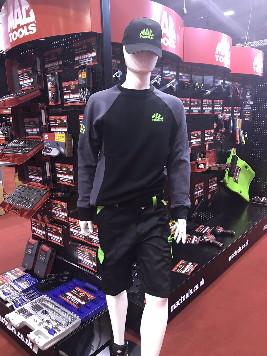 WDE_Joanne's tweet photo. @MacToolsUK raring to go at toolfair with some new colour choices available. https://t.co/1ncCLnyIKa