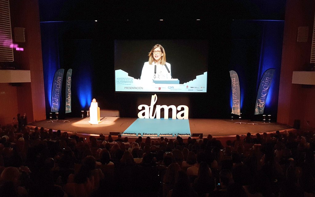 ProfesorJuanCar's tweet photo. Ya han comenzado las Jornadas del Profesorado ALMA (anima>lidera>motiva>actúa) en el Auditorio Víctor Villegas (Murcia) #almadocente 1500 Docentes se reunen con la ilusión de impulsar la Innovación Educativa 😊😊🔝 @AdelaMCacha @Educarm @sifopcarm @CPRRegionMurcia @Enca_talavera https://t.co/Az2wRvEqxq
