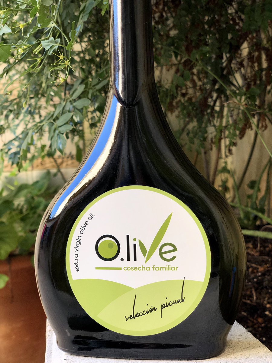 Aceite de Oliva Virgen Extra, Premium, variedad Picual, cosecha Familiar temprana. Un lujo para los sentidos.