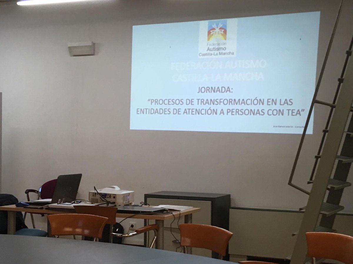 FederAutismoCLM's tweet photo. Da comienzo en Toledo la Jornada de formación " Procesos de transformación en las entidades de atención a personas con TEA" organizada por #FACLM https://t.co/x8mo30H075