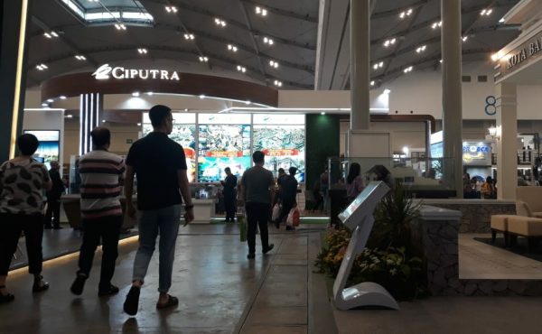 iconewscom's tweet photo. Bunga Spesial KPR BCA dan Promo Menarik Hadir di BCA Expoversary 2019 https://t.co/dlSKX401Pw lewat @iconewscom https://t.co/VEOlAVi2Lf