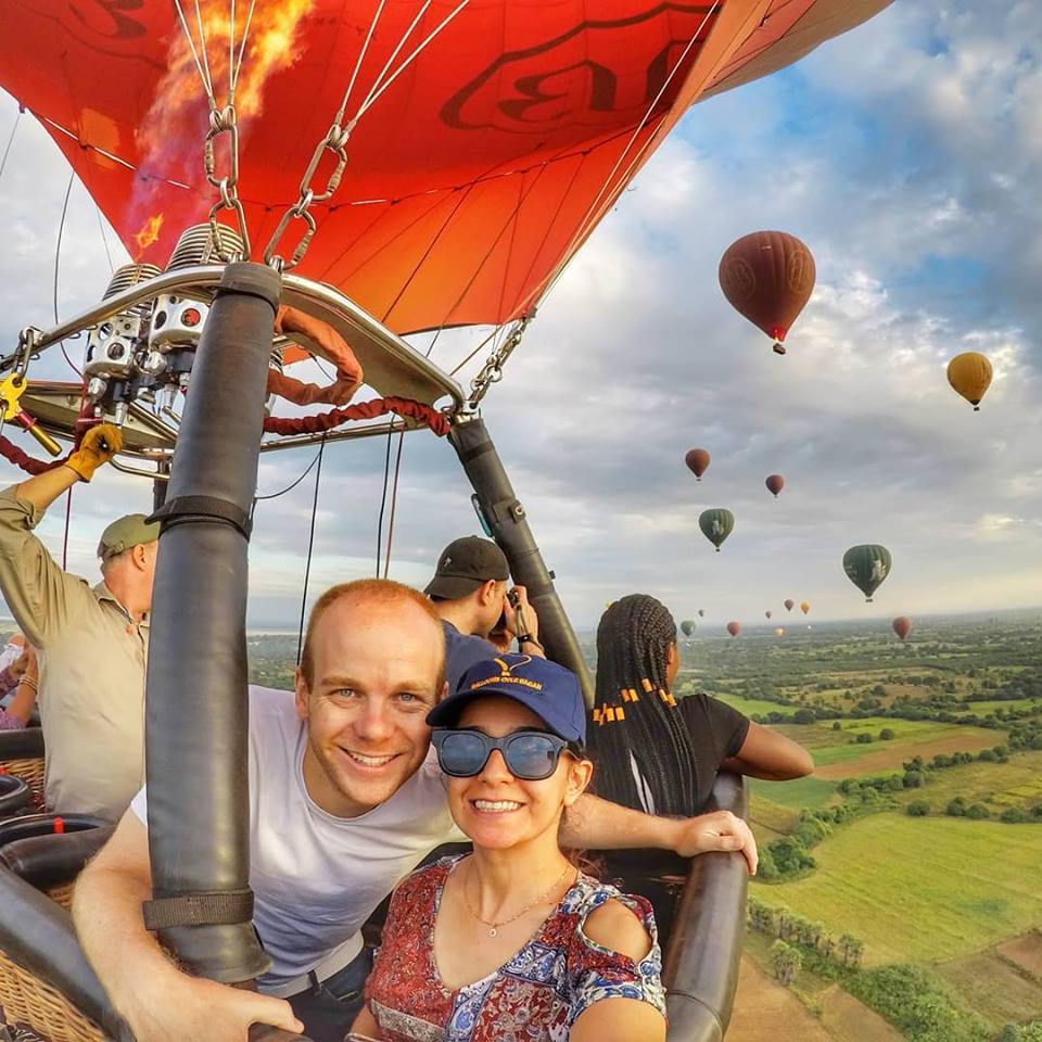VisitMyanmar_MM's tweet photo. Fly now 🤗🤗 . This is the best time 🌞to ride hot air balloon over Bagan.
Get this ✨ in your December bucket list to Myanmar.
Thank lots 💙 @togethertowherever for your shot.
.
#MyMyanmar #MyanmarBeEnchanted #bagan#visitbagan #bagantemples #baganhotairballoon #coupletravel https://t.co/q4AzI0ewhH