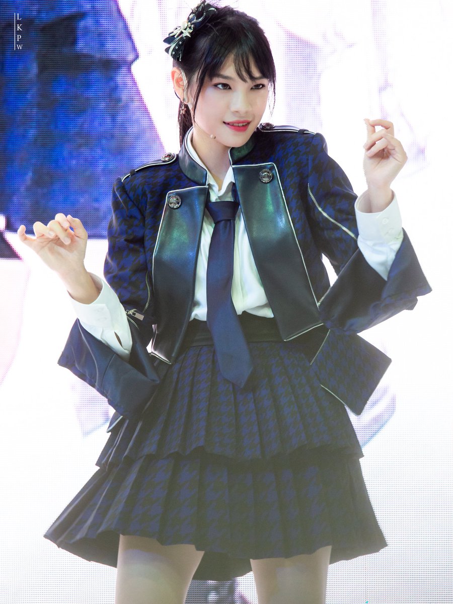 Takamine031's tweet photo. พิไท จะได้เวลาออกงานแล้วสินะ #Cherprangbnk48 😘😘😘 #BeginnerTH https://t.co/KPgN0aRWFz