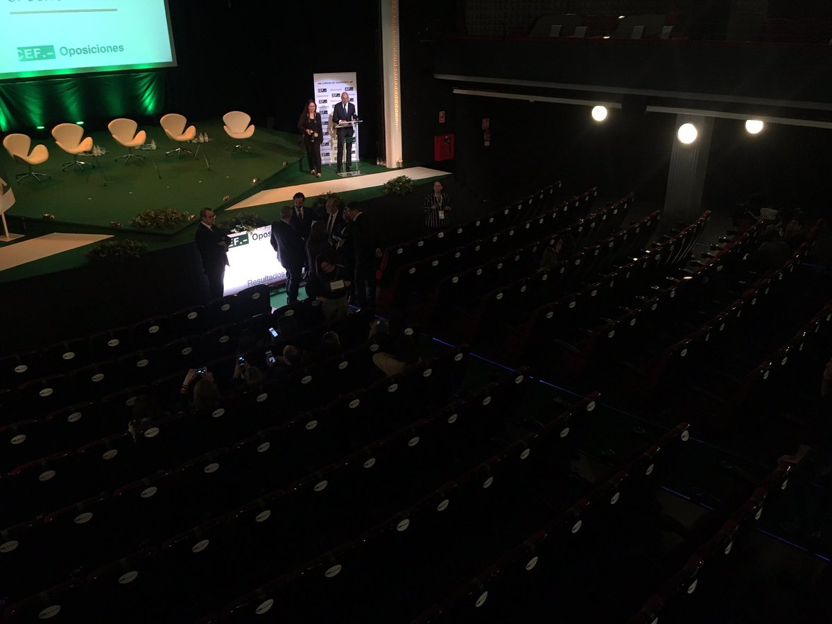 estudiosCEF's tweet photo. Nuestros #opositores podrán disfrutar de un merecidísimo homenaje en el @teatroamaya. Lo estamos preparando todo para honrar a las estrellas de la casa. #OposicionesCEF https://t.co/CJr5gR0p9N