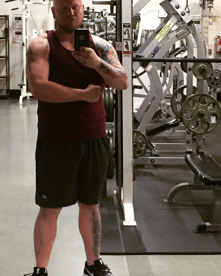 KiteRobo's tweet photo. When you flex so hard you fart 🤭🤭
#gymlife #WeightLossResults #weightlossmotivation #liftingpower #gains #gymrat https://t.co/7U7XQ7kNNz