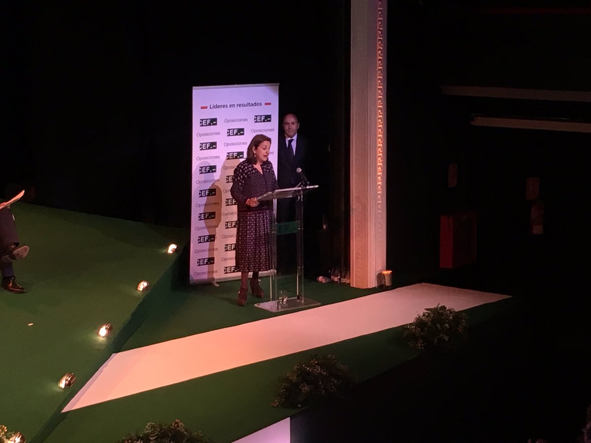 estudiosCEF's tweet photo. Ahora es Ángela de las Heras, coordinadora general del área de Oposiciones, la que felicita y anima a los #opositores de cara a su futuro, profesional y personal. #OposicionesCEF https://t.co/X2vSaFU2Uz