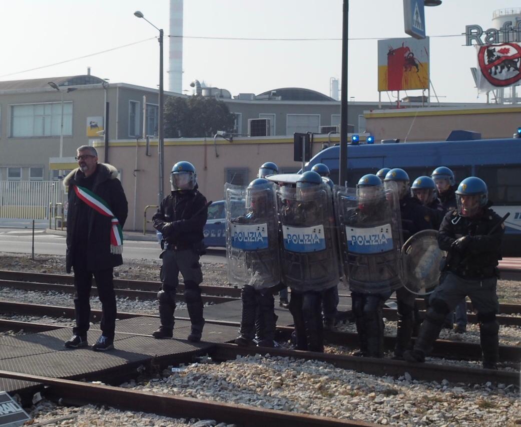 global_project's tweet photo. Police evacuate the area with an armoured vehicle. Activists left the refinery after more than 4 hours of blockade. Over 30 trucks and a 
Tanker were blocked all morning long. #ENI #StopEni #climatechange https://t.co/6Ygyp7vbdG