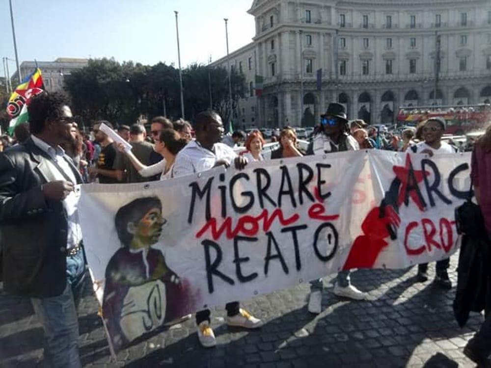 gadlernertweet's tweet photo. Il diritto di emigrare è da sempre e resterà per sempre uno dei diritti fondamentali dell'uomo. Neanche la distinzione fra cittadino e straniero potrà mai cancellarlo
#2marzo #people #primalepersone #iocisarò https://t.co/TxpiUiXgAq