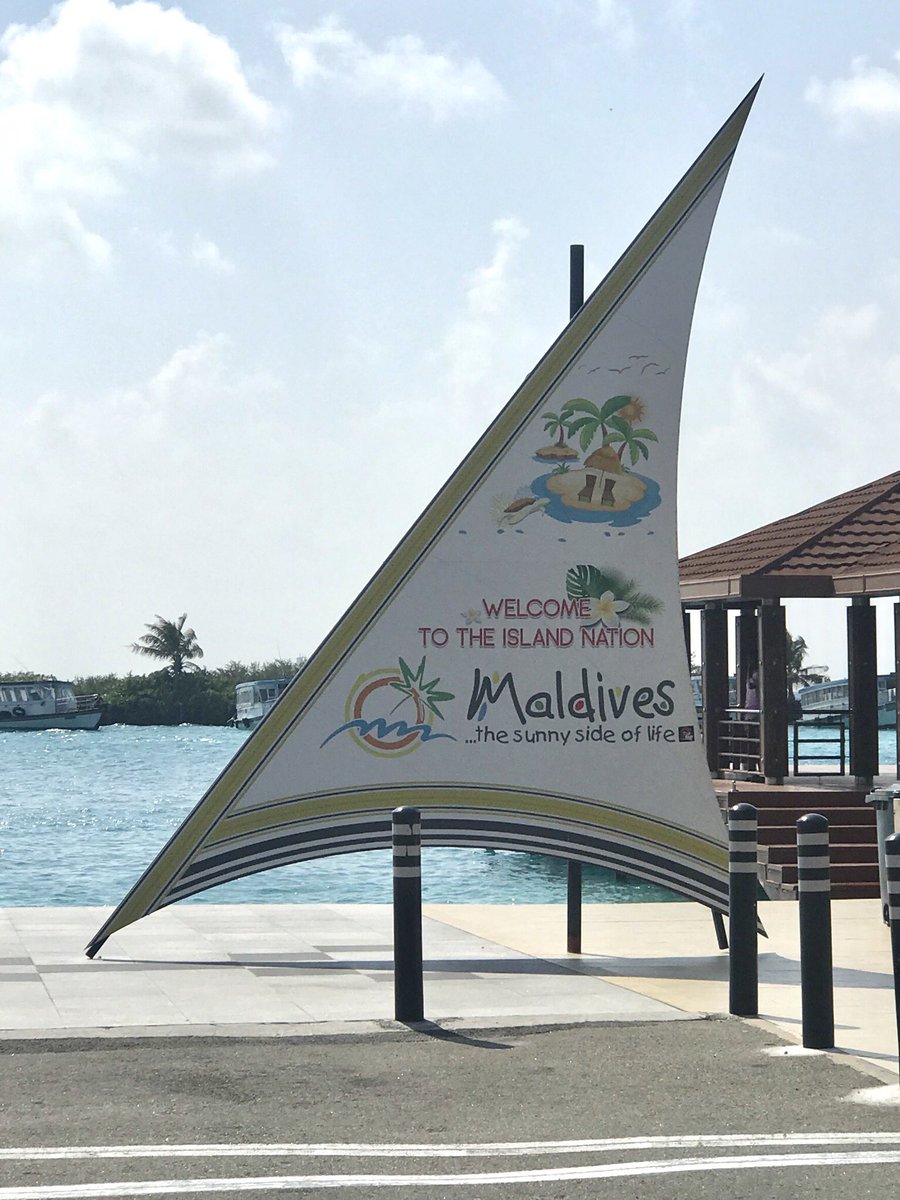 hungrywanderer's tweet photo. #maldives will always be one of my favorite places because of you @KarloPalabrica 🥰 Best. Engagement. Gift. Ever. https://t.co/pLK9Z7Dxcf