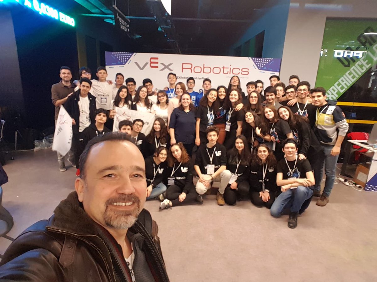 hakaninanir's tweet photo. Bugün 5 @DogaOkullari #dogascitech takımımızla @VEXRobotics bölgesel turnuvasında mücadele ediyoruz. Her alanda yetkinliğini geliştiren, bir o kadar da ekip olmayı başaran tüm öğrencilerimize ve takım koçlarına başarılar diliyorum. #dogatech @ebirdal6 https://t.co/7urc8BZIhG