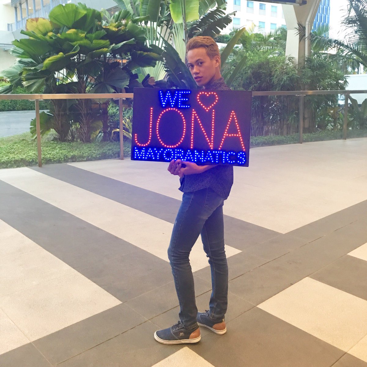 BlujayGener's tweet photo. And I am so ready for tonight @MsJ0NA #TheACESDavao 
#FearlessDiva #Jona #Mayoranatics https://t.co/EiAiVHMgoa