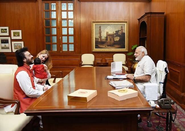 FarhanKVirk's tweet photo. #MajorAdnanSami Guys, I am warning you again and again. Please stop exposing Adnan Sami. He recently met Modi and that's where he came to know about the date of Indian infiltration at LoC. Stop disturbing our hero. He is busy in work.. https://t.co/PstpzSum04