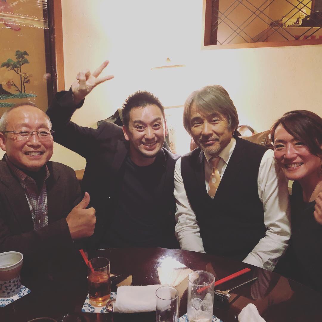 WB_EriKato's tweet photo. 明日は #東京マラソン!
東京マラソンを立ち上げた早野さんと‼️
福田さん、いつもありがとうございます😊✨
#東京マラソン2019
#マラソン #スポーツ #陸上
#winningballpremium
#powerlietheory
#powerlinetraining
#matsuomethod
#パワーラインセオリー
#パワーライントレーニング
#パーソナル https://t.co/v1E1Ty3pGN