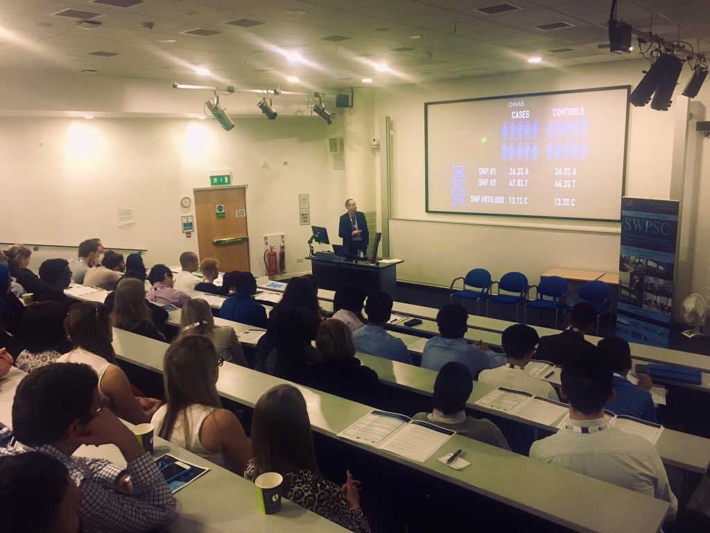 SWPlasticsConf's tweet photo. A great pleasure to have renowned Plastic Surgeon, @UniofOxford  @ndorms Professor @DominicFurniss with us to deliver our keynote lecture on ‘Genes, Hands, Nerves and Brains’🤘🏻 🧠 for the #SWPSC2019 #SouthWestPlasticSurgeryConfetencr  @SWPlasticsConf @ExeterMed https://t.co/YE5e2ZdPfD