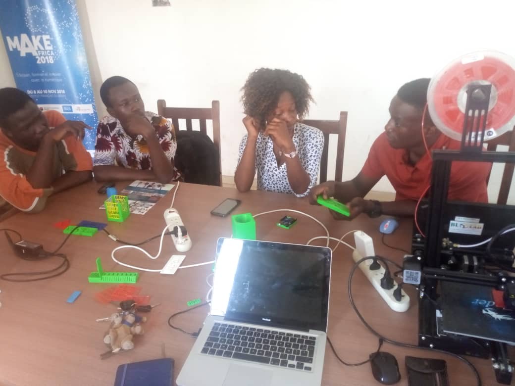 BLOLAB_BENIN's tweet photo. Premier #OpenLab actuellement en cours à @BLOLAB_BENIN autour de la culture #maker et des technologies de fabrication numérique. Nous échangeons sur le concept de #FabLab, les activités à venir et les modalités d'appartenance à cette communauté ouverte qu'est #BloLab. #MakeAfrica https://t.co/xqpHoOEsfz
