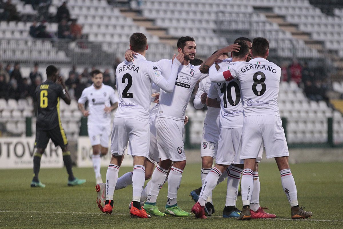 magica_pro's tweet photo. #Novara-#ProVercelli, le probabili formazioni https://t.co/HstiMuCi3I (Foto @Iguan89) #SerieC #LegaPro #NovPrv #derby #2marzo @LegaProOfficial https://t.co/cDv7r9iQBi