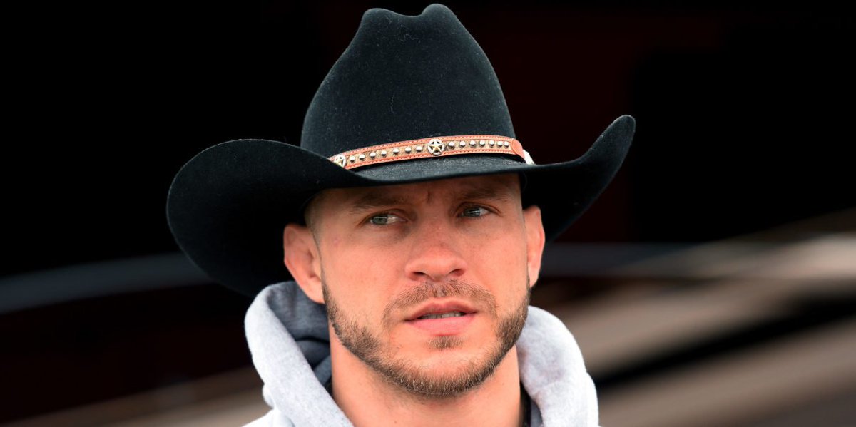 ReadMMA's tweet image. 👀 Donald Cerrone has teased UFC fans over a potential date he could take on Conor McGregor.

bit.ly/2XA1ILm