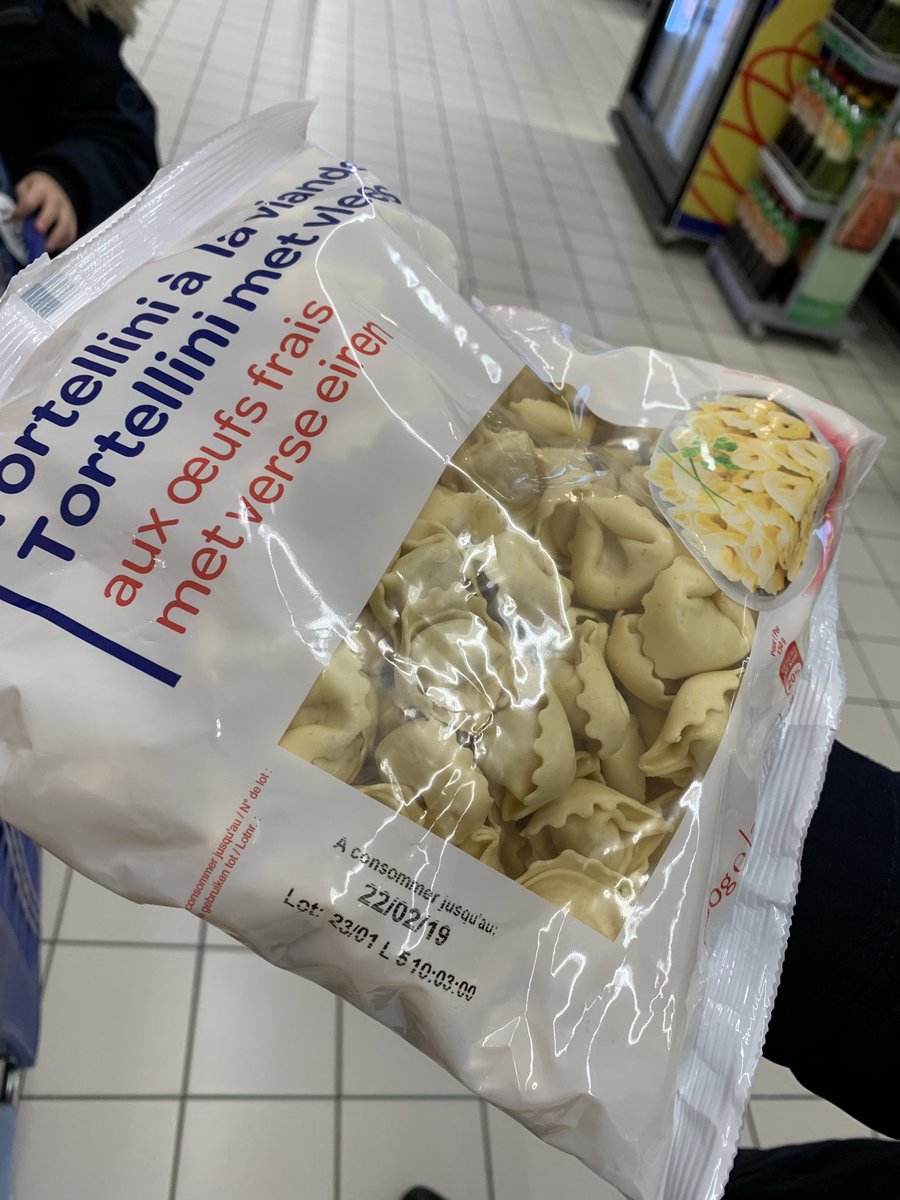 MikaelLivret's tweet photo. Dis donc @GroupeCarrefour il faudrait peut être surveiller tes rayons à Champs-sur-Marne.. 🤔👀 https://t.co/AhezeY0jMH