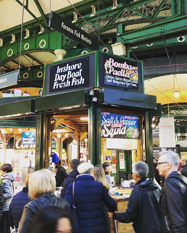 Bebenube's tweet photo. Descubriendo rinconcitos por Londres... nos está sorprendiendo. Aquí exporamos Borough Market en el Southbank de Londres 😍 Si quieres te puedes tomar hasta una bomba paella, con chirizo y todo.. #travel #instatravel #amoviajar https://t.co/tKIiiH1eQH https://t.co/BvViDBzhz6