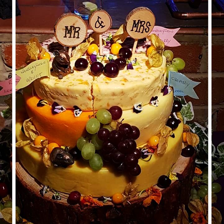 BlackburnMarket's tweet photo. Just wow! A wedding "cheese cake" - Contact @c_mousecheese for your wedding spectacular! 🐭 💍 👰 https://t.co/GFOoyYj1Ni