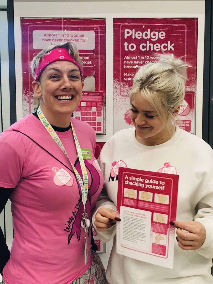 cleggy12's tweet photo. @asda @breastcancernow @breast_cancer_care Shona Hoyle @OfficialBullsRL and @England_RL representative came into #AsdaHalifax to #PledgetoCheck and to #beyourbreastfriend #TickledPink @AsdaCommunity @asdatickledpink @HXCourier https://t.co/Iclk0bcF6F