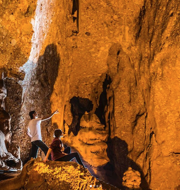 BCNmuchmore's tweet photo. The Salnitre Caves 🔦, full of different generations of stalactites and stalagmites which water has formed with the past of the years 😱.
📍 Coves de Salnitre (Montserrat) https://t.co/9rUQwv07JU