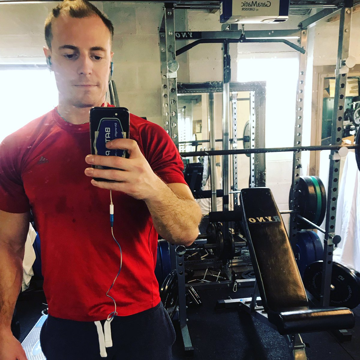 PtBath's tweet photo. Working up a sweat with a light weight gym session. 2 weeks out from @bathhalf marathon taking things easy! #bathpt #strength #fitness #workout #gym #weight #homegym #sweat #muscle #running #run #halfmarathon #training #bath #ptbath #personaltrainer https://t.co/7es7RySo20