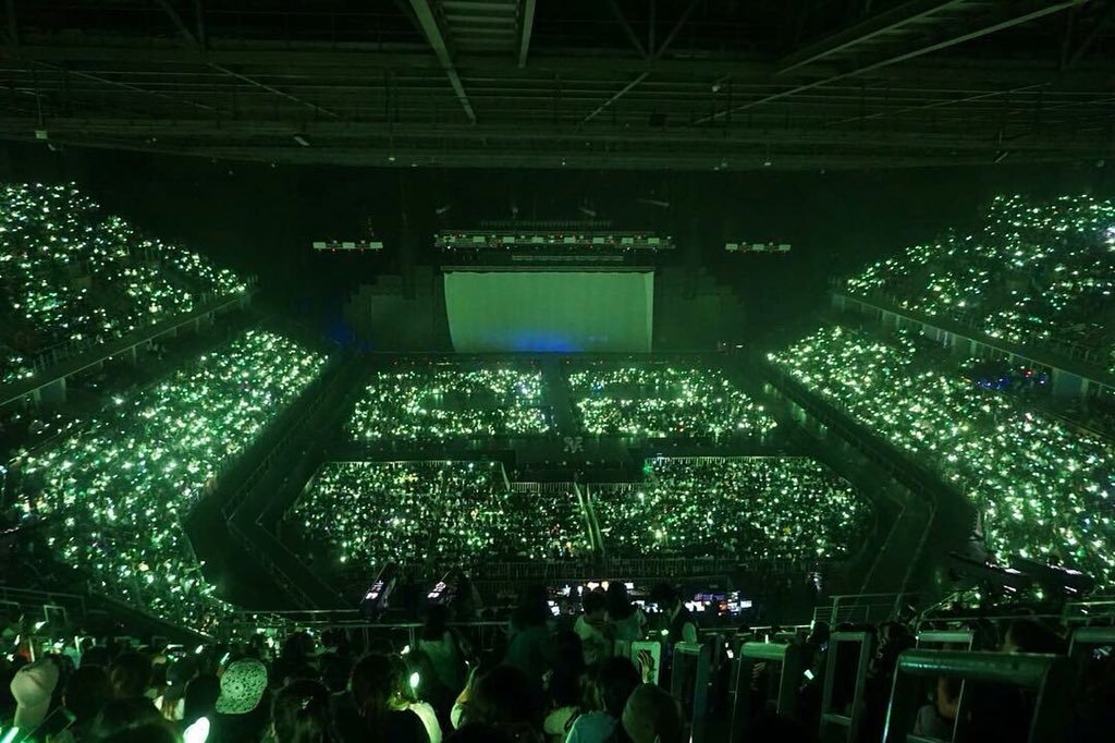 GOT7XY's tweet photo. #TwitterBestFandom 
#TeamGOT7 
#SoompiAwards 
#GOT7 
#갓세븐 
@GOT7Official 
ชอบสีของอากาบงสวยมากก💚💚💚💚💚💚💚🌴🐊🐢🍑🌛🐍🌼 https://t.co/zeIspfDkr2