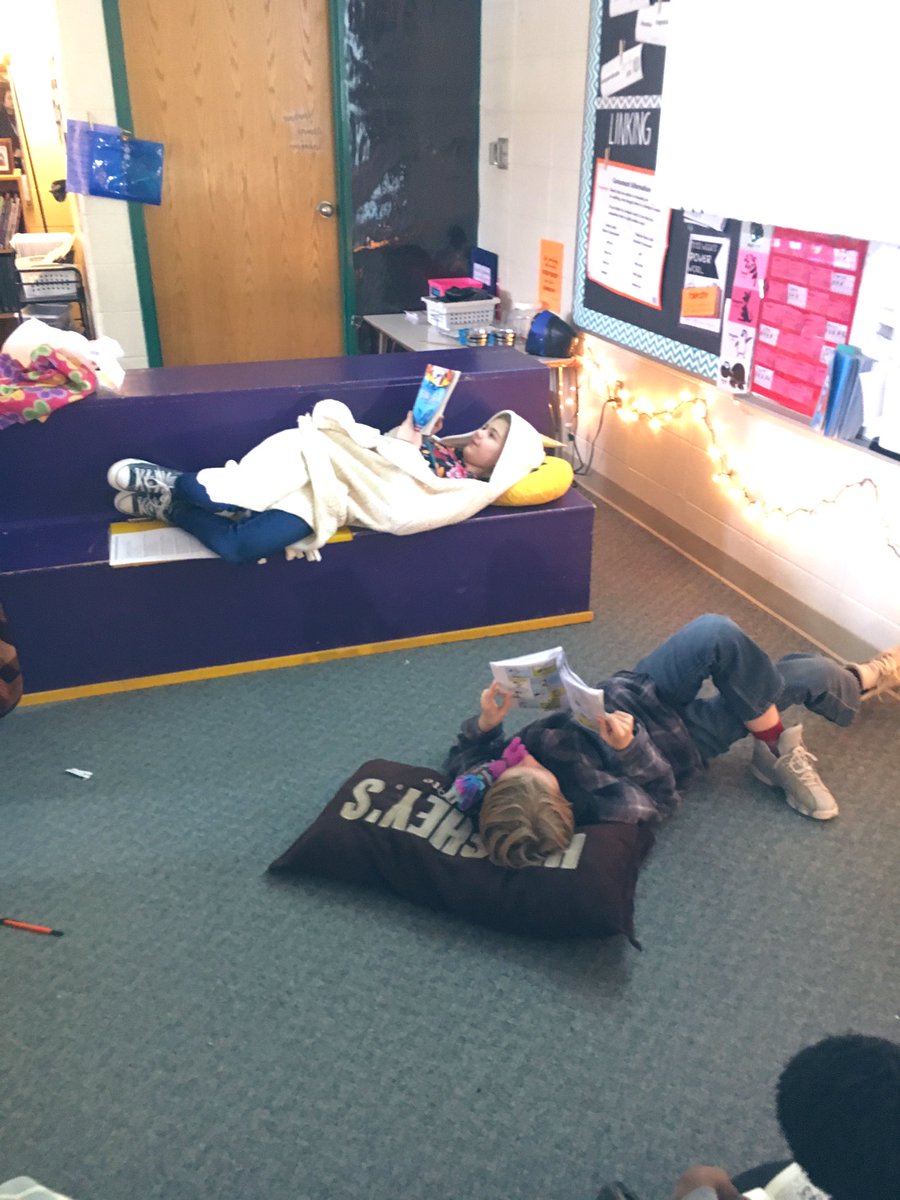 bravo2learning's tweet photo. Read-in! #marchisreadingmonth #ReadAcrossAmerica #goglads https://t.co/nMRvhcVQko