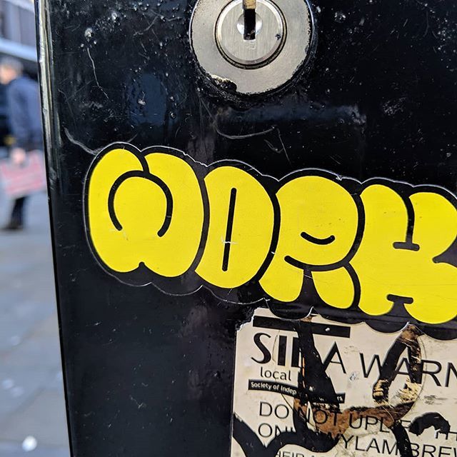 Street_Sticker tweet picture