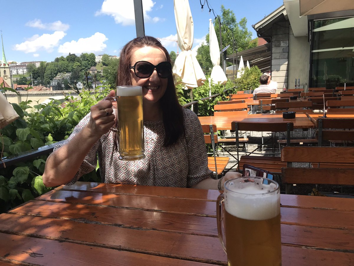 drol007's tweet photo. @drcrouchback @drcmcgowan @AllyMedic Small glasses beer 🍺 mmm That’s familiar oh wait I meant large ones #eapc2018 https://t.co/Sy5hTIlXyA