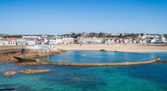 ⭐️The Ommaroo Hotel are proud to sponsor the Standard Chartered Jersey Marathon once again. 
Stay 2 nights over the Marathon weekend for just £60 p.p. inc. full English Breakfast. For Full details visit Facebook or book direct at ommaroo.com or T. +44 1534 723493.