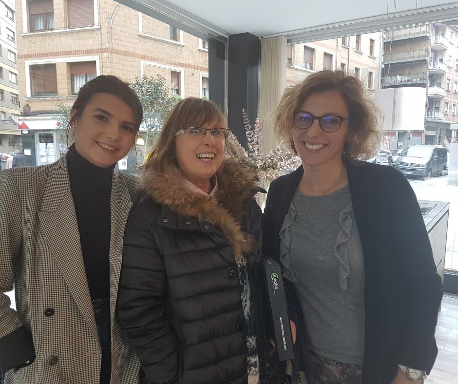 Estos momentos son los que más se disfrutan, cuando te hace una visita una clienta satisfecha 😍😍.

#Reformas #Integrales  #reforma #integral #Cocinas #Modernas #Muebles de #cocina