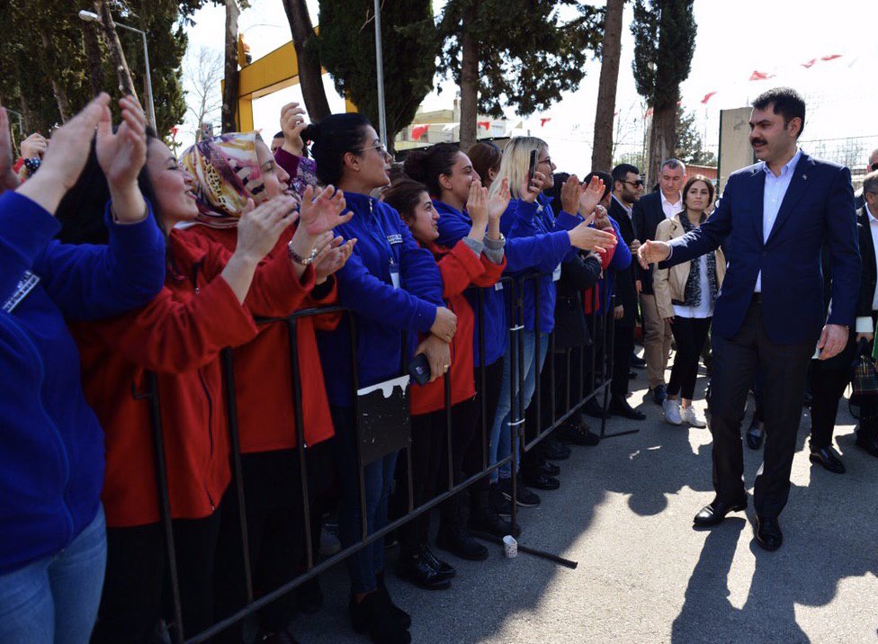 Antalya’da kangren haline gelmiş imar sorununu çözüme kavuşturduk. Kepezaltı ve Santral Mahallemizdeki tapu teslim töreninin ardından Kırcami’de düzenlenen törende vatandaşlarımıza tapularını teslim ettik. Hayırlı olsun. #ÖnceMilletÖnceMemleket