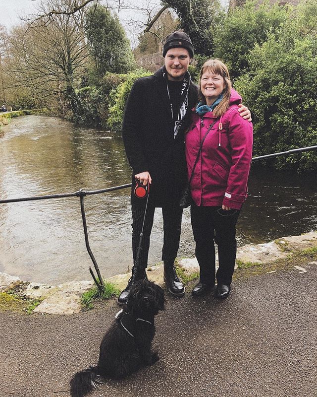 CharlieBiles's tweet photo. Quaint walkies 🍃 https://t.co/T27r789aMa https://t.co/gMqu6UAp1Z