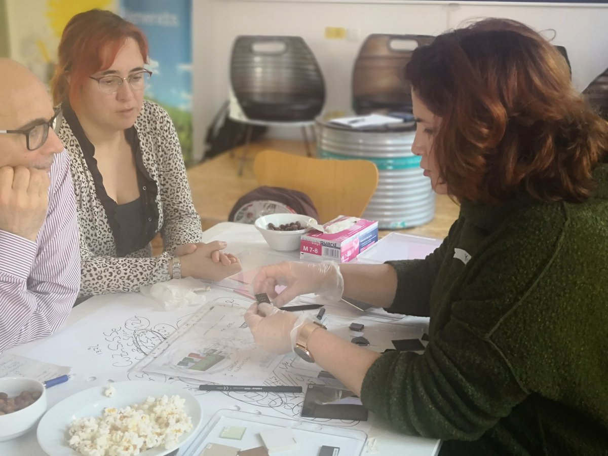 IREC_Energia's tweet photo. The  Materials and Systems for Solar Energy group of @IREC_Energia today participates in the activity "Endolla’t, passa dels fòssils! Vermut amb bona energia: les energies del futur" in the @fds_bcn talking about #solarcells in the framework of the project @Inf_cell_H2020 https://t.co/aGGCKCcohX