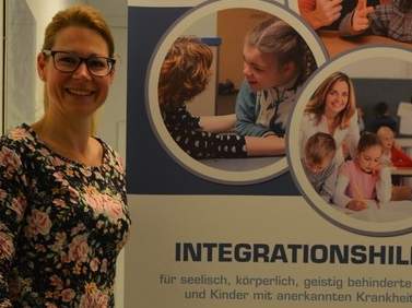 Volksstimme's tweet photo. 75 Schulbegleiter gibt es im #Harz, koordiniert wird ihr Einsatz in Halberstadt. Was #Integrationshelfer leisten, erklärt ihre Chefin. 
https://t.co/9spZECZIz8 https://t.co/o8r17a73l6