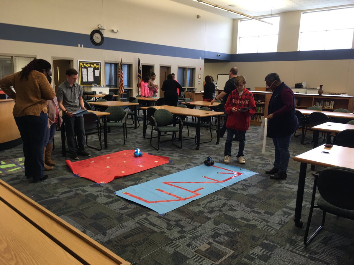 PQschoolsCTE's tweet image. When students become teachers our learning has become life-long! ⁦@lifestrapestry⁩ ⁦@linae_midgette⁩ ⁦@MsCHale1018⁩ ⁦@CTEforNC⁩ #edcampcode