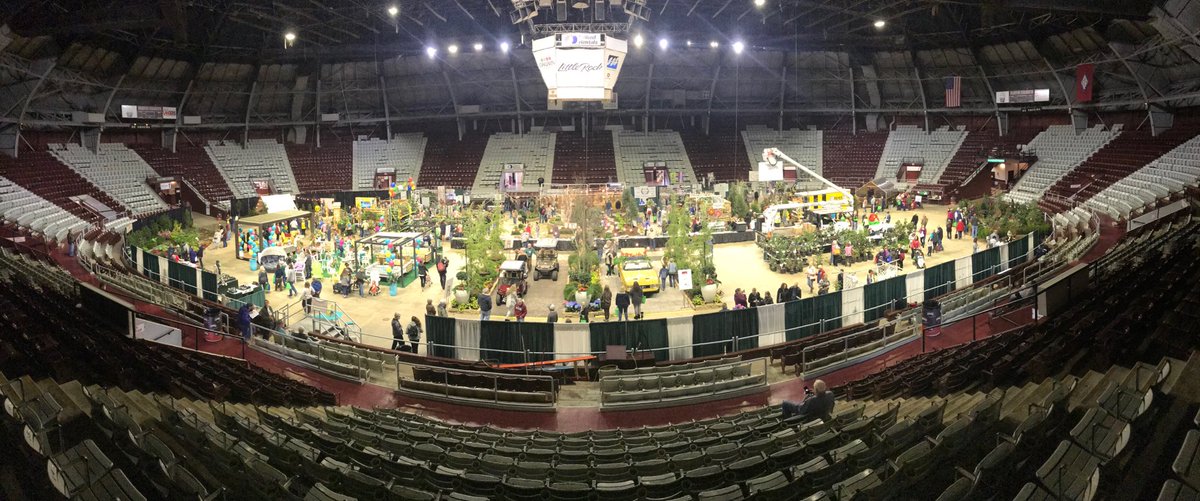 Come on down to the #ArkansasFlower&GardenShow ⁦@ArkStateFair⁩ grounds... Checkout @hocotts 2 booths and many many more.  Spring has Sprung