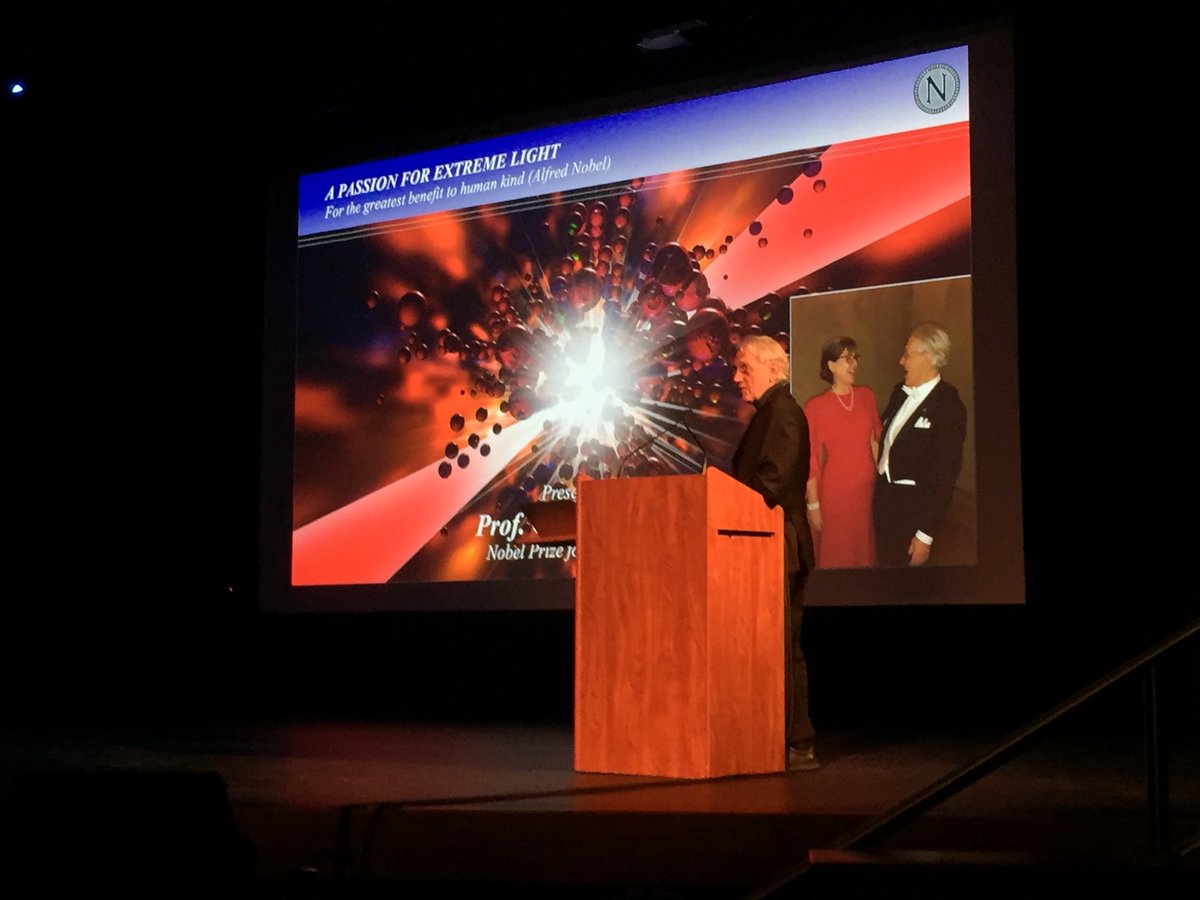 SeaholmPpal's tweet image. Inspirational night at Seaholm. Nobel Laureate spoke to Seaholm community. Students asked great questions. Learned so much!