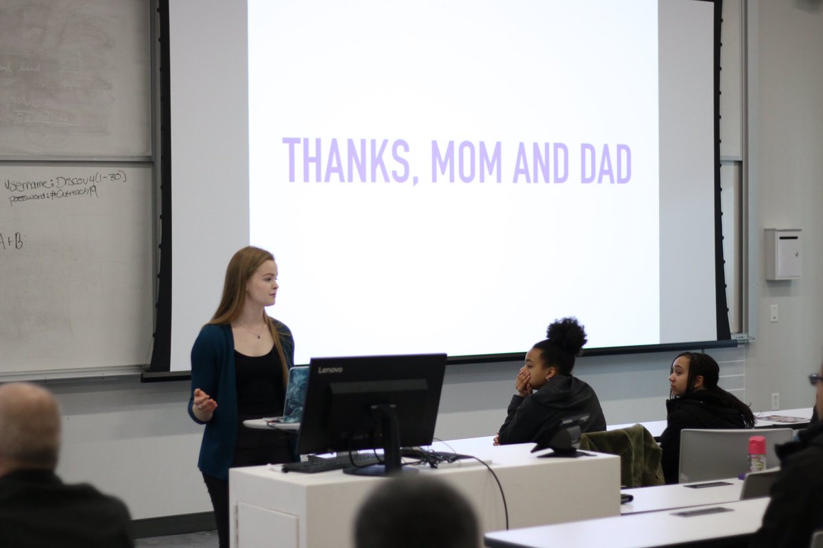 westernuEng's tweet image. Our keynote speaker Dana Zagar talks about her journey into software engineering. @ONWiE_ #gocodegirl #westernu