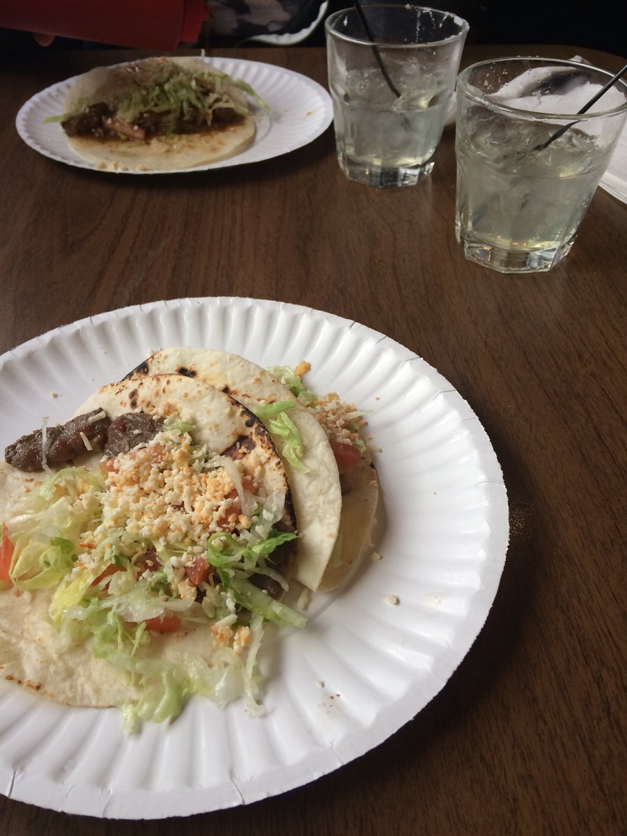 dan_kwas's tweet image. First patrons at #Conejitos today. #eyeopener