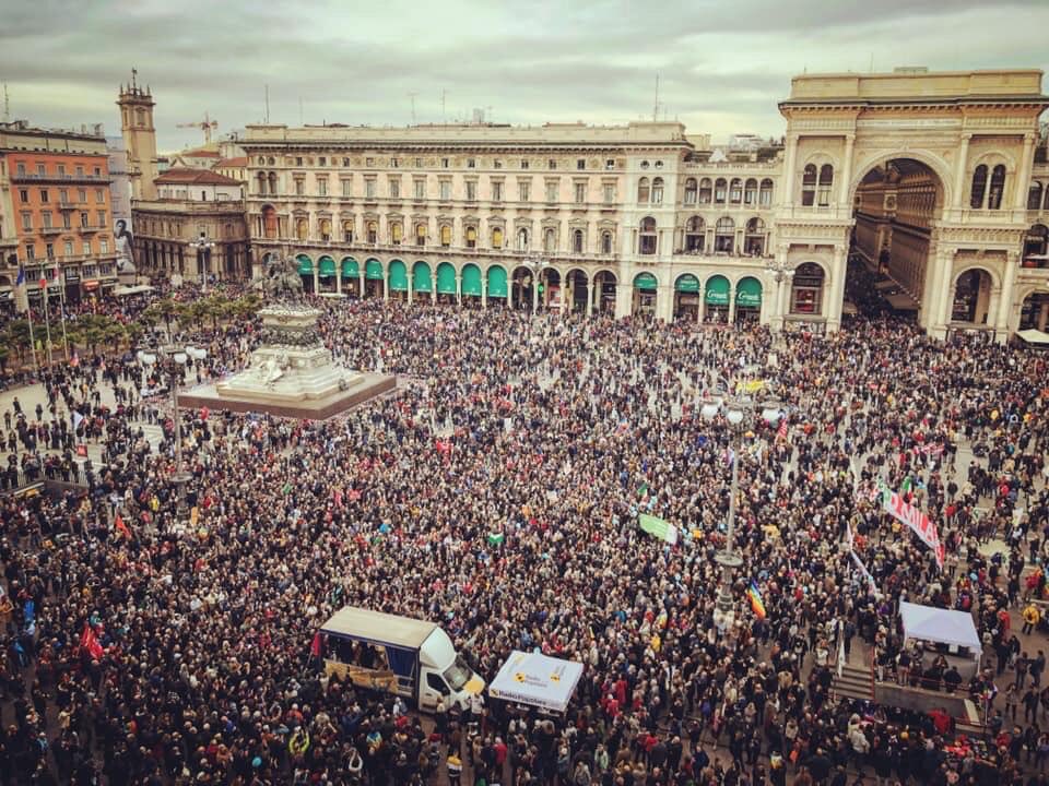 TheDiversityNe's tweet photo. La bellezza salverà il mondo!
#primalepersone #People2March #thediversitynet #milano https://t.co/W2hBkCLHQ2