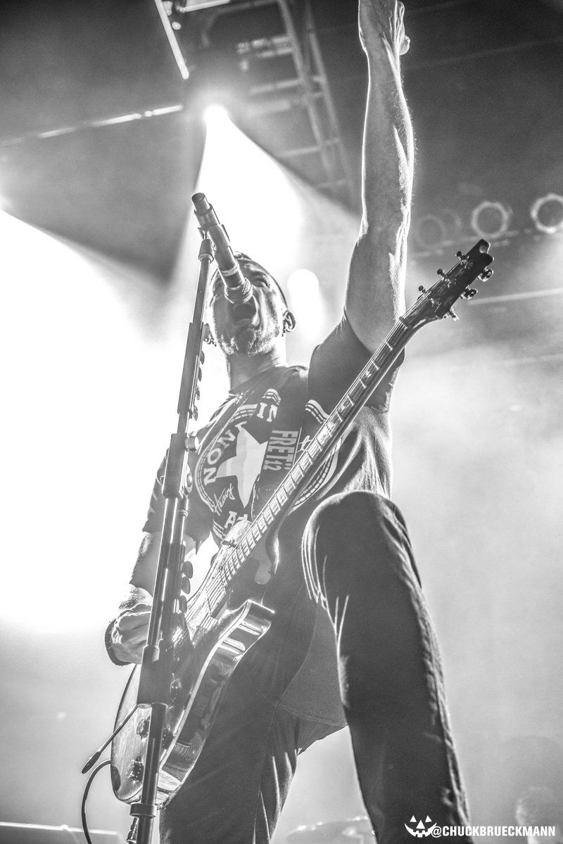 Throw them to the lions. #tremonti #marktremonti #ontour #adyingmachine