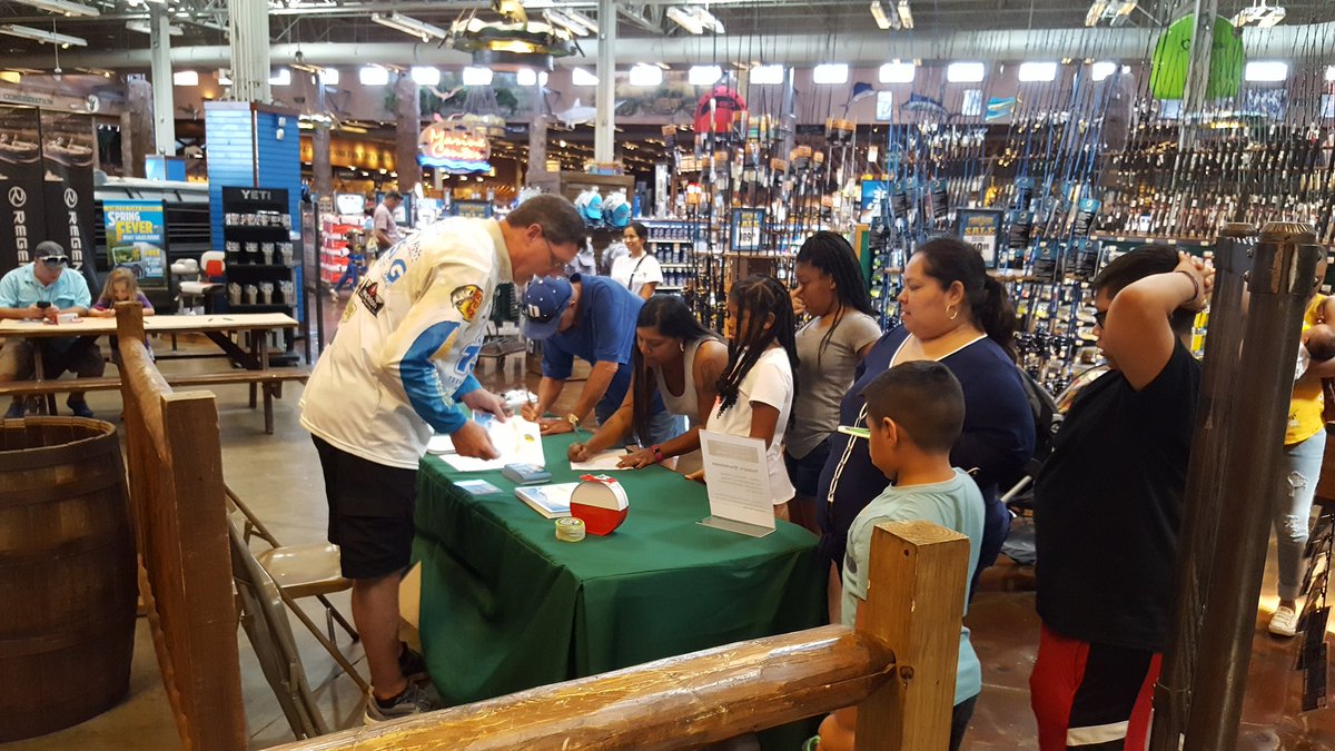They are lining up for some fishing fun today during our kids weekend event!
#bpsorlando #kidsweekend
