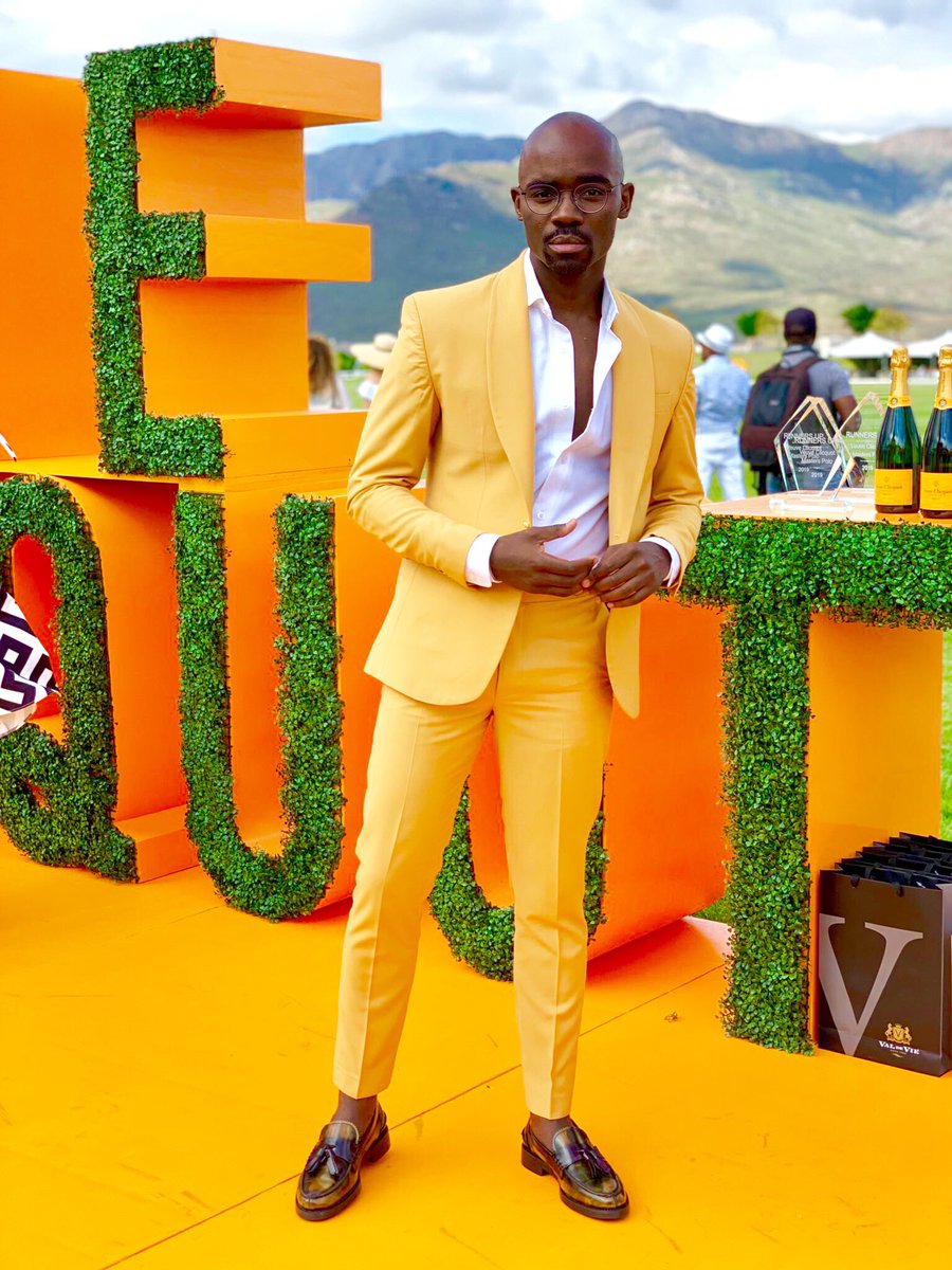 The gents at #VCMastersPolo were in full bloom, perfectly interpreting this year's event theme; 'Colourama' 💙❤💚💛
#VeuveClicquot SA | #polofashion