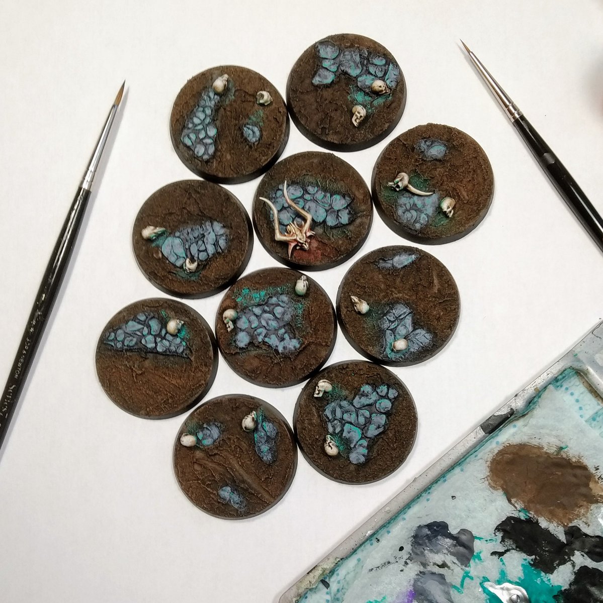 Troll_Workshop's tweet photo. Casi acabadas las peanas... Para los #retributors de los #stormcast de #warhammer #ageofsigmar https://t.co/pgCLfTov8Y