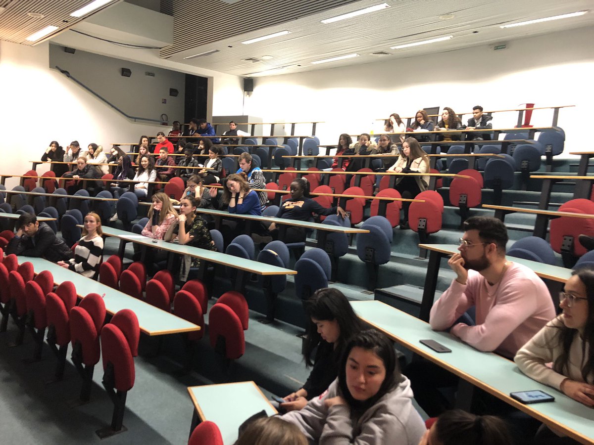 EM_Cordees's tweet photo. On redémarre notre marathon #DemoCampus, avec cette fois-ci les lycéens @edresup !
60 lycéens sont venus à la rencontre de 25 étudiants @EMNormandie et engagés @AfevNormandie pour l’après-midi.
Au programme : ateliers d’échanges et découverte des parcours de nos étudiants ! https://t.co/DVn2aXp2dm