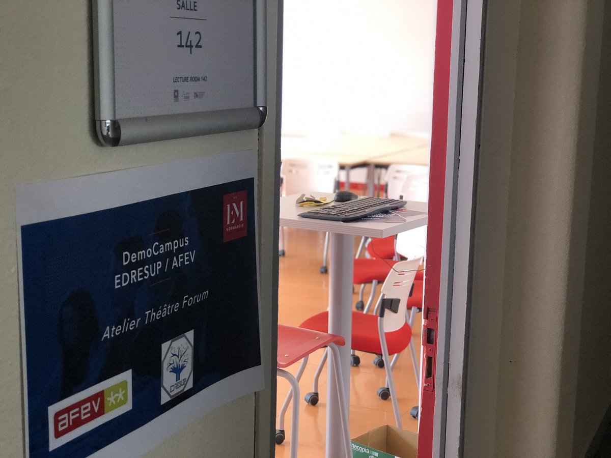 EM_Cordees's tweet photo. On redémarre notre marathon #DemoCampus, avec cette fois-ci les lycéens @edresup !
60 lycéens sont venus à la rencontre de 25 étudiants @EMNormandie et engagés @AfevNormandie pour l’après-midi.
Au programme : ateliers d’échanges et découverte des parcours de nos étudiants ! https://t.co/DVn2aXp2dm