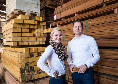 tubantia's tweet photo. Regge Hout uit Goor is trots op de 24 bruggen over de N18 https://t.co/sqNNxYbbfE https://t.co/czn4R57gRR